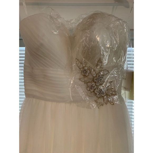 Pronovias 6331 wedding dress BRAND NEW WITH TAGS - Picture 1 of 8